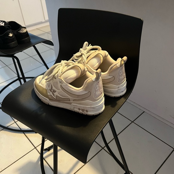 Louis Vuitton!!!!! - Picture 2 of 3